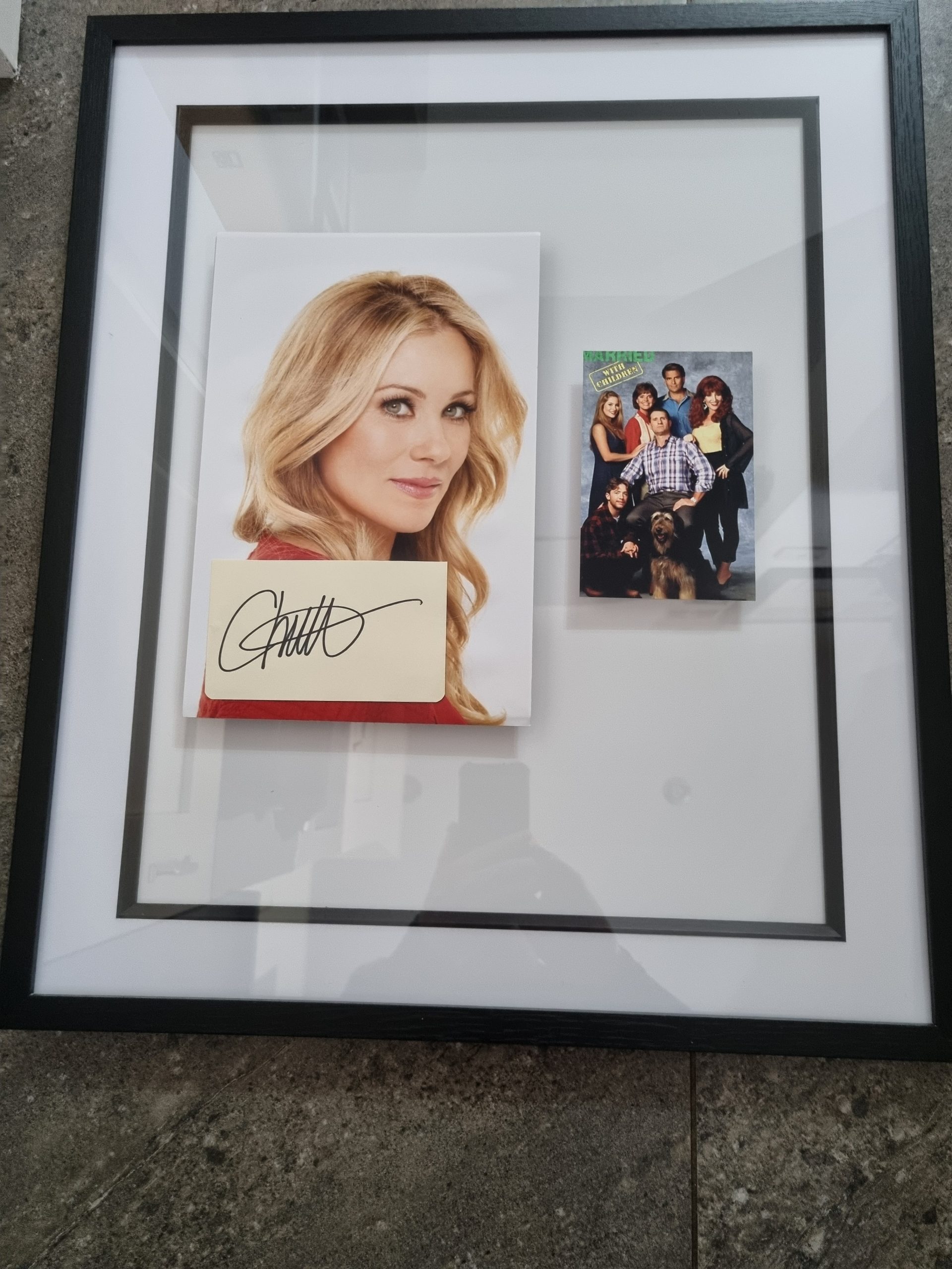 CHRISTINA APPLEGATE – Elite Autographs